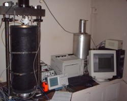300-mm diameter Cyclic Triaxial Device (Zekkos et al. 2008)